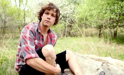 Justin LeBeau jerks off outdoors