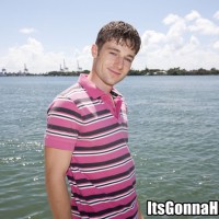 Curious college boy - Picture 1