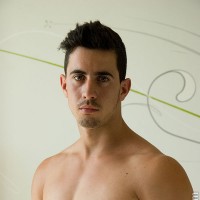 Hugo shows his hard cock - Picture 4