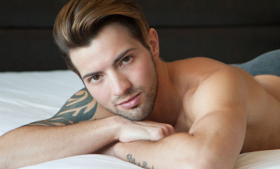 Casey Everett gets hot and bothered