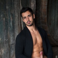 Roberto strokes himself - Picture 13