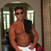 Musculed latin hunk - Picture 1