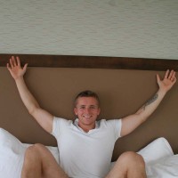 Jon Davis sheds his clothes - Picture 3