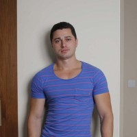 Ian Lucas strips down - Picture 1