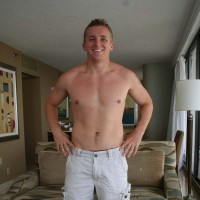 Jon Davis takes it all off - Picture 4