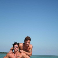 Two naked muscle hunks - Picture 5