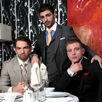 VIP room threesome - Picture 1