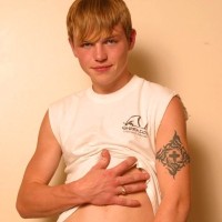 Blond twink reveals his stiffy - Picture 1