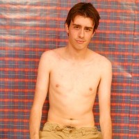 Skinny twink posing nude - Picture 1