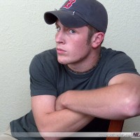 Chris milks his cock - Picture 1