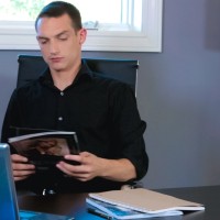 Ellis Barr strokes his dick - Picture 1