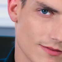 Ellis Barr strokes his dick - Picture 2