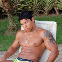 Luiz Tribal displays his shaft - Picture 7