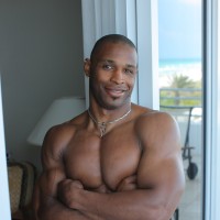 Akia Jyn flaunts his body - Picture 7