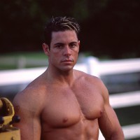 Ron Royce exposes his muscles - Picture 15