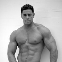 Ron Royce exposes his muscles - Picture 20