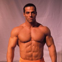 Michael Anthony undresses - Picture 9