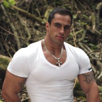 Samuel Vieira strokes himself - Picture 2