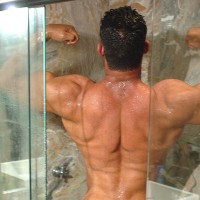 Riccardo Rey takes a shower - Picture 15