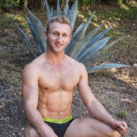 Jamie Pavel plays with himself - Picture 7