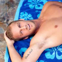 Grant Fisher naked by the pool - Picture 7