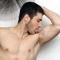 Vinny Dias jerks off - Picture 2