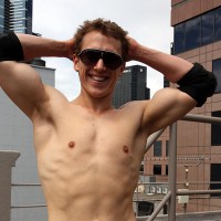 Brad Thomas naked in the city centre - Picture 10