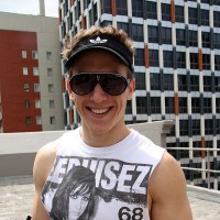 Brad Thomas naked in the city centre - Picture 1