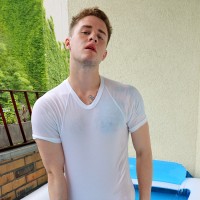 Kell Fuller taking a skinny dip - Picture 8