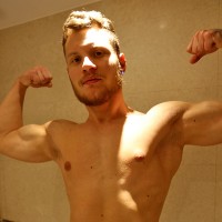 Christiano Szucs strips naked - Picture 4