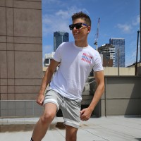 Connor Peters naked and wet on the roof - Picture 3