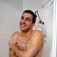 Chris Bass in the shower - Picture 3