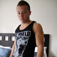 Paulie Vauss posing naked - Picture 1