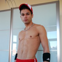 Fernando Kairon jerks off - Picture 1