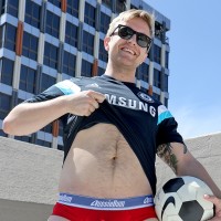 Luc Dean on the roof - Picture 6