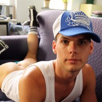 Cooper posing naked - Picture 3