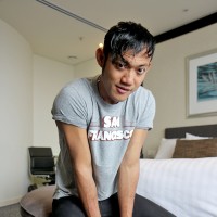 Vino Rainz strokes his dick - Picture 1