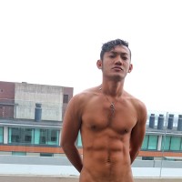 Vino Rainz strokes his dick - Picture 11