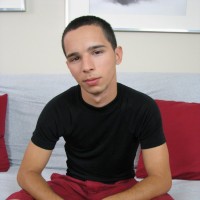 Edward Gonzales shows his dick - Picture 3