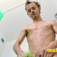 Frank Funsize sheds his clothes - Picture 7