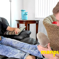 A foot rub for Richard - Picture 7