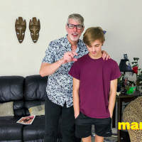 Richard Lennox humiliates Frank Funsize - Picture 9