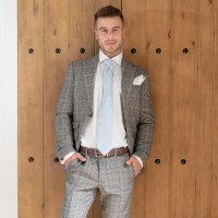Strong suit - part 4 - Picture 3