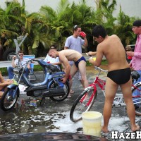 Wet naked pledges - Picture 3
