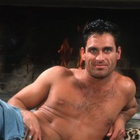 In front of the fireplace - Picture 1