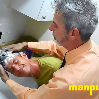 Richard Lennox washes Jeff Drizzle’s hair - Picture 6