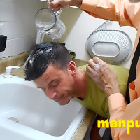 Richard Lennox washes Jeff Drizzle’s hair - Picture 18