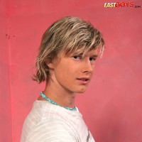 Blonde twink shows his cock - Picture 7