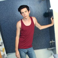 Daniel Ross strokes his cock - Picture 1