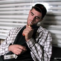 Duke jerks off - Picture 3